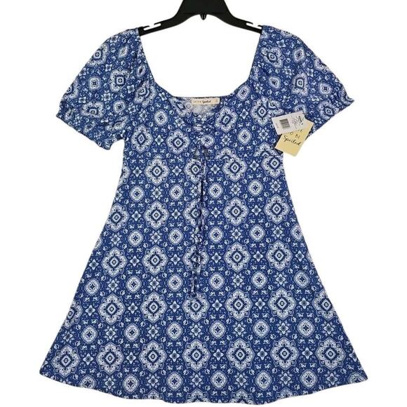 Live to Be Spoiled Kohl's ~Juniors Size L~ Blue Dedallion Mini Dress Unlined NWT - Picture 1 of 16